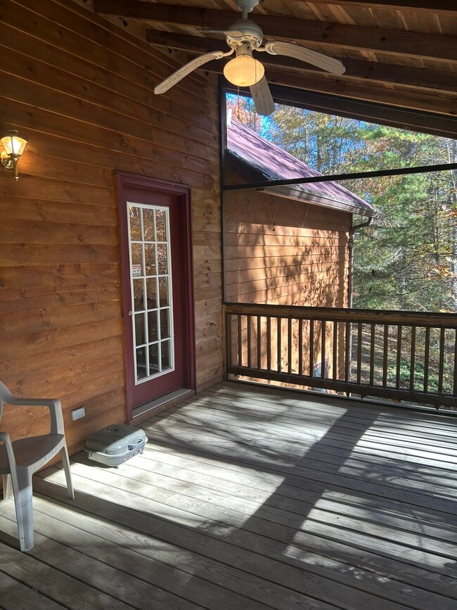 Building Photo - 233 Wildwind Ln