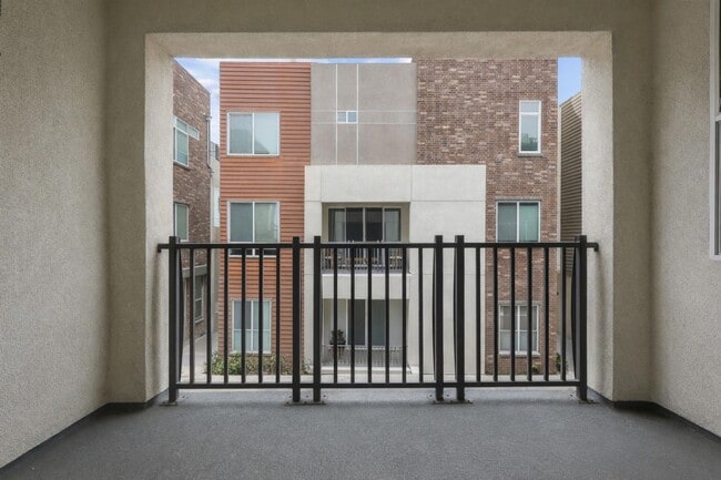 Building Photo - Detached Townhome - Private Roof Deck - With 360 Panoramic Views