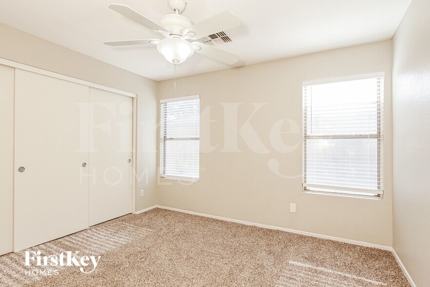 Building Photo - 11313 W Campana Dr