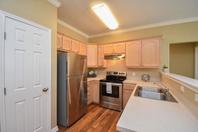 Building Photo - 137 Sherwood Dr