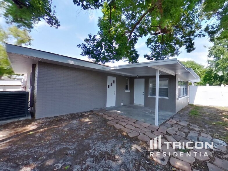 Building Photo - 1456 Lakeview Dr