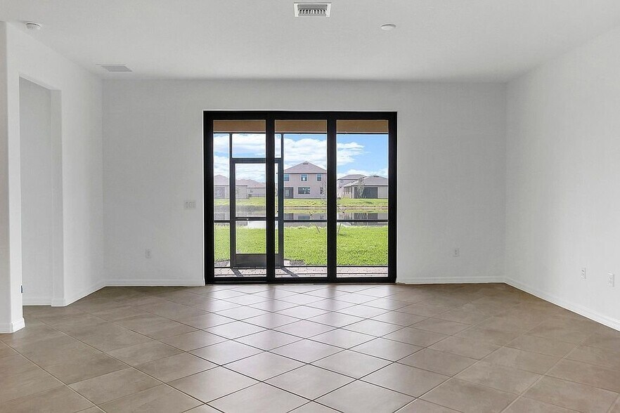 Building Photo - 14882 Portico Blvd
