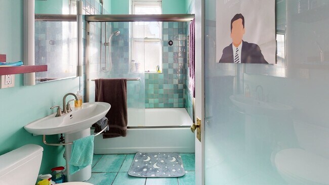 Building Photo - 129 Chiswick Rd