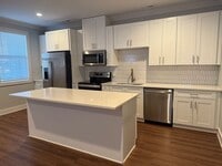 Building Photo - Modern 2 Bedroom Condo in the Heart of Melrose