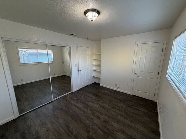 Building Photo - Now available 3 Bedroom | 2 bath home in t...