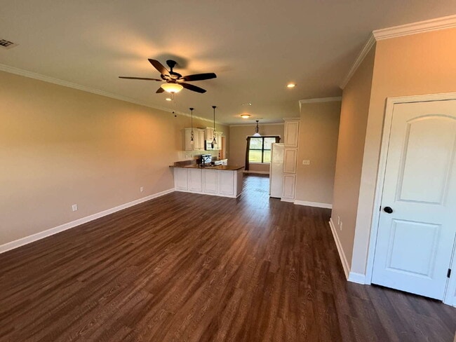 Building Photo - 49 Gardenia St