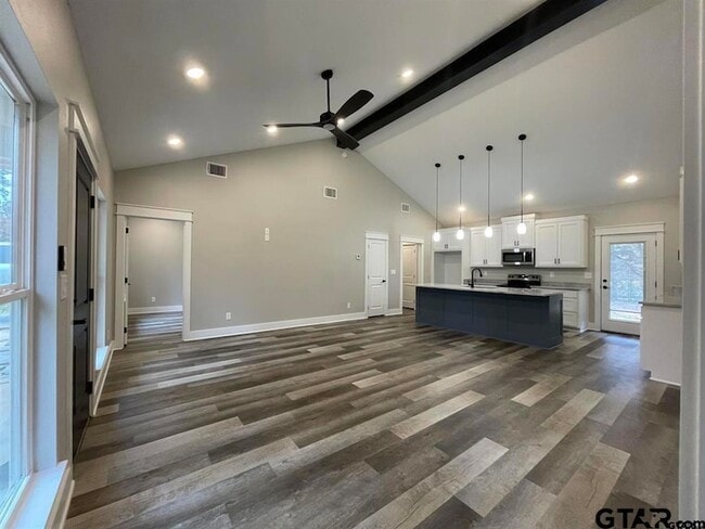 Building Photo - 446 Chelsea Ln