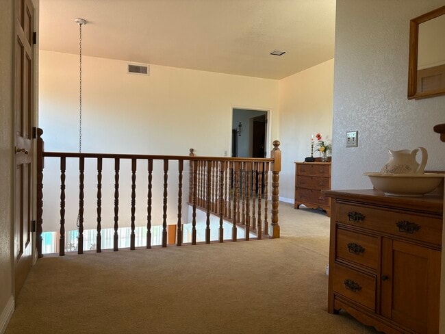 Building Photo - 948 Ettin Ave