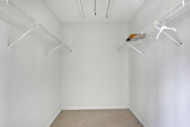 Building Photo - 3618 Alder Dr
