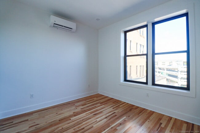 Building Photo - 253 State St