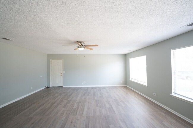 Building Photo - Available Soon!