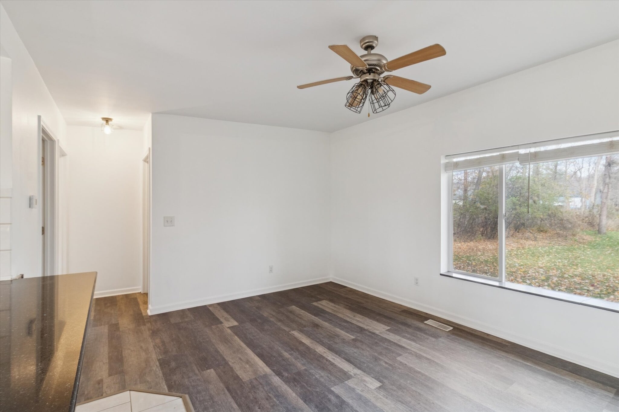 Building Photo - 671 W Clark Rd