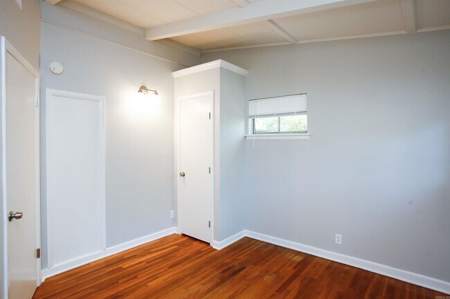 Building Photo - 25 Sunnydale Dr