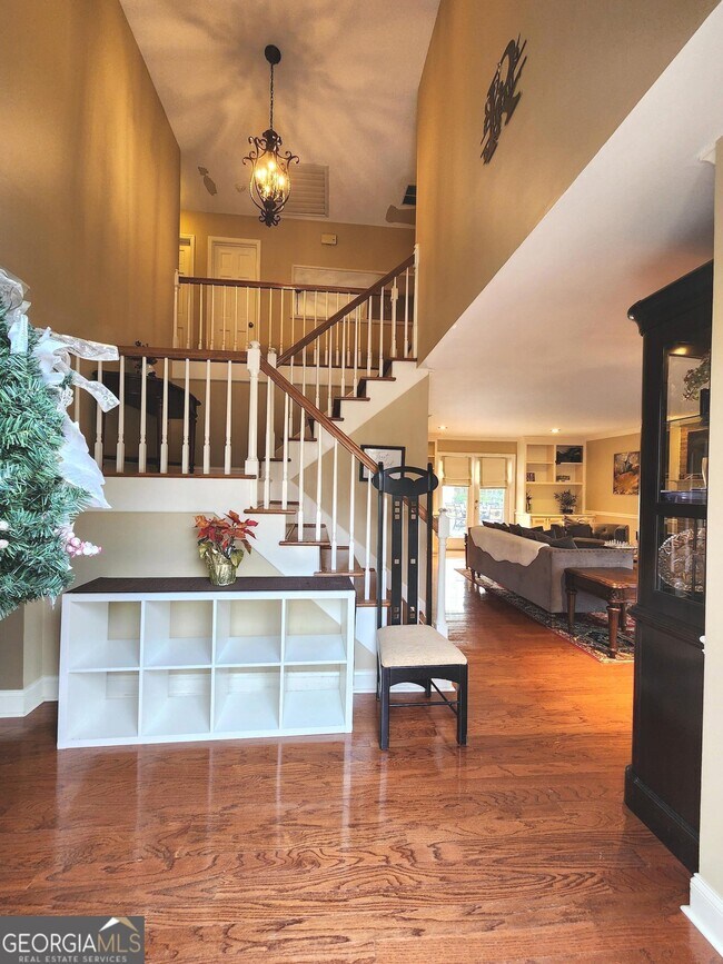 Building Photo - 180 Sycamore Bend