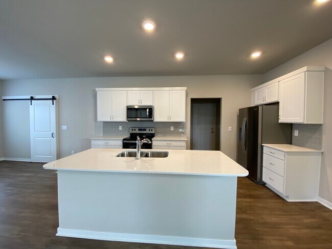 Building Photo - 3016 NW Northwood Ln