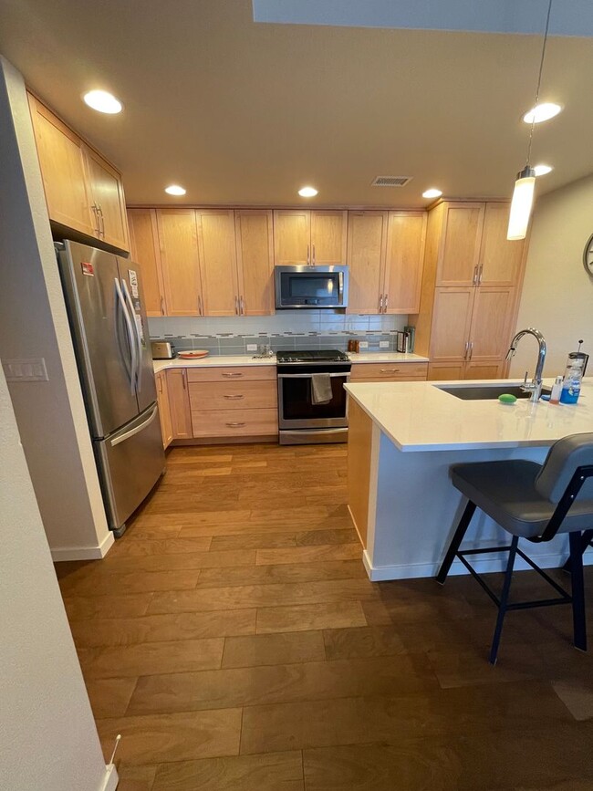 Building Photo - Louisville Town-Home Near Downtown!