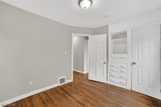 Building Photo - 1568 Parker Dr