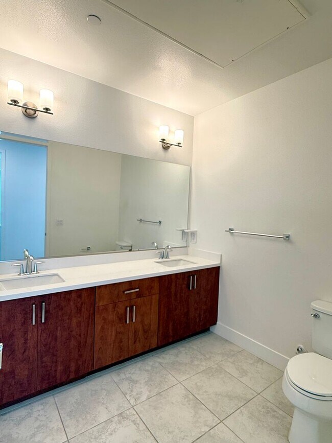 Building Photo - $3990 / 3 BR - GORGEOUS 2020 MODEL CONDO IN THE WARM SPRINGS AREA OF SOUTH FREMONT