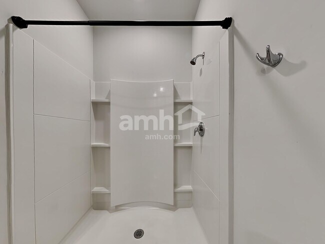 Building Photo - 306 Squire Pope Rd