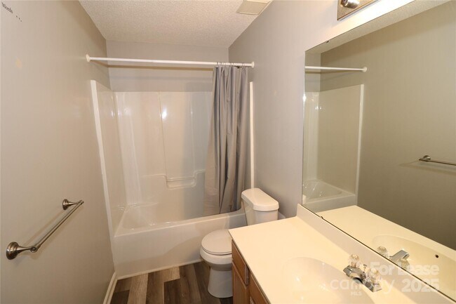 Building Photo - 1001 Boulder Dr