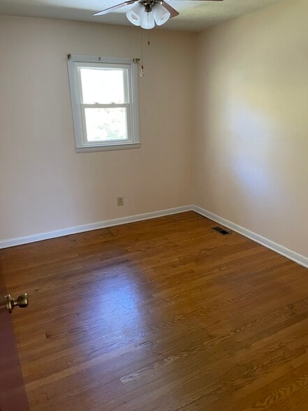 Bedroom - 208 Bishop St