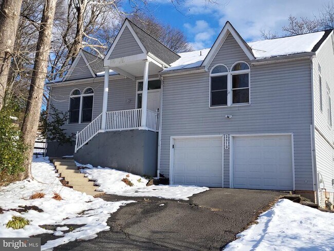 Building Photo - 3313 Moline Rd