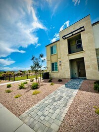 Building Photo - AMAZING, CORNER LOT, UPGRADED TOWNHOME IN "HENDERSON!!"  NEXT DOOR TO COMMUNITY DOG PARK!!