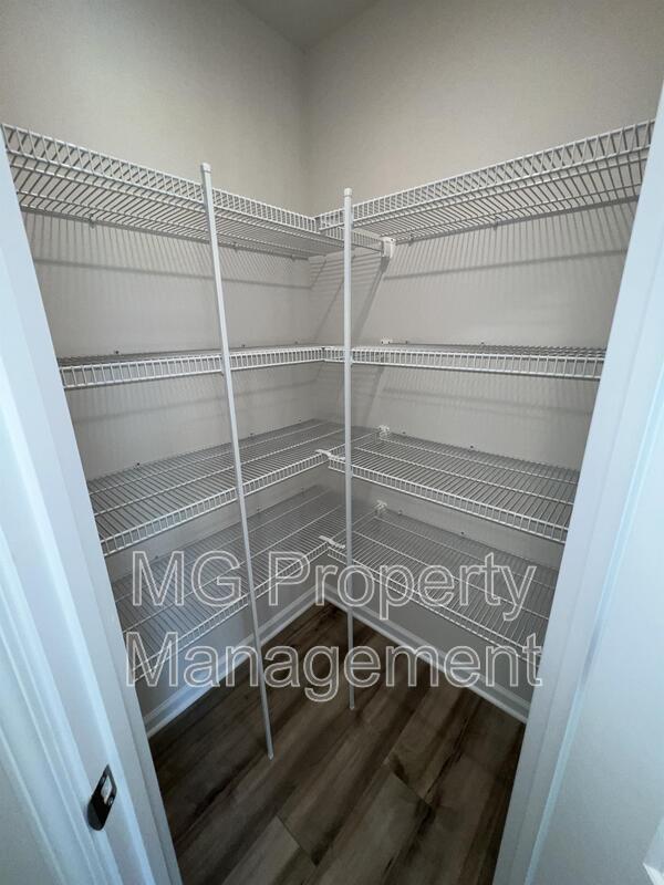 Building Photo - 1367 Woodhouse Dr