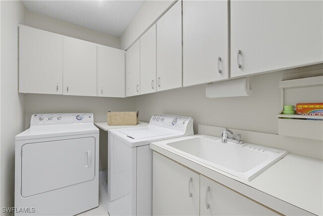 Building Photo - 4901 Gulf Shore Blvd N