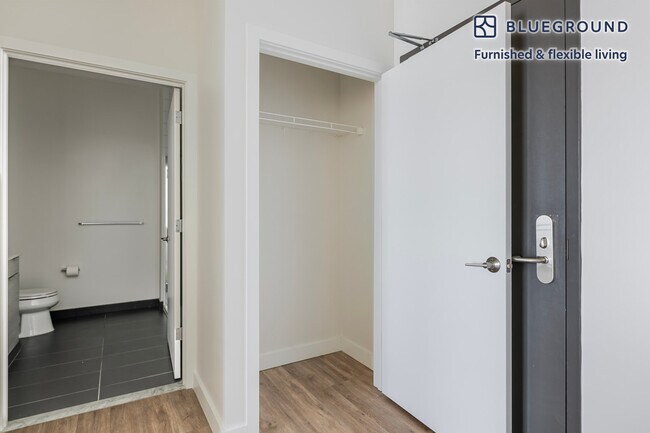 Building Photo - 449 Canal St