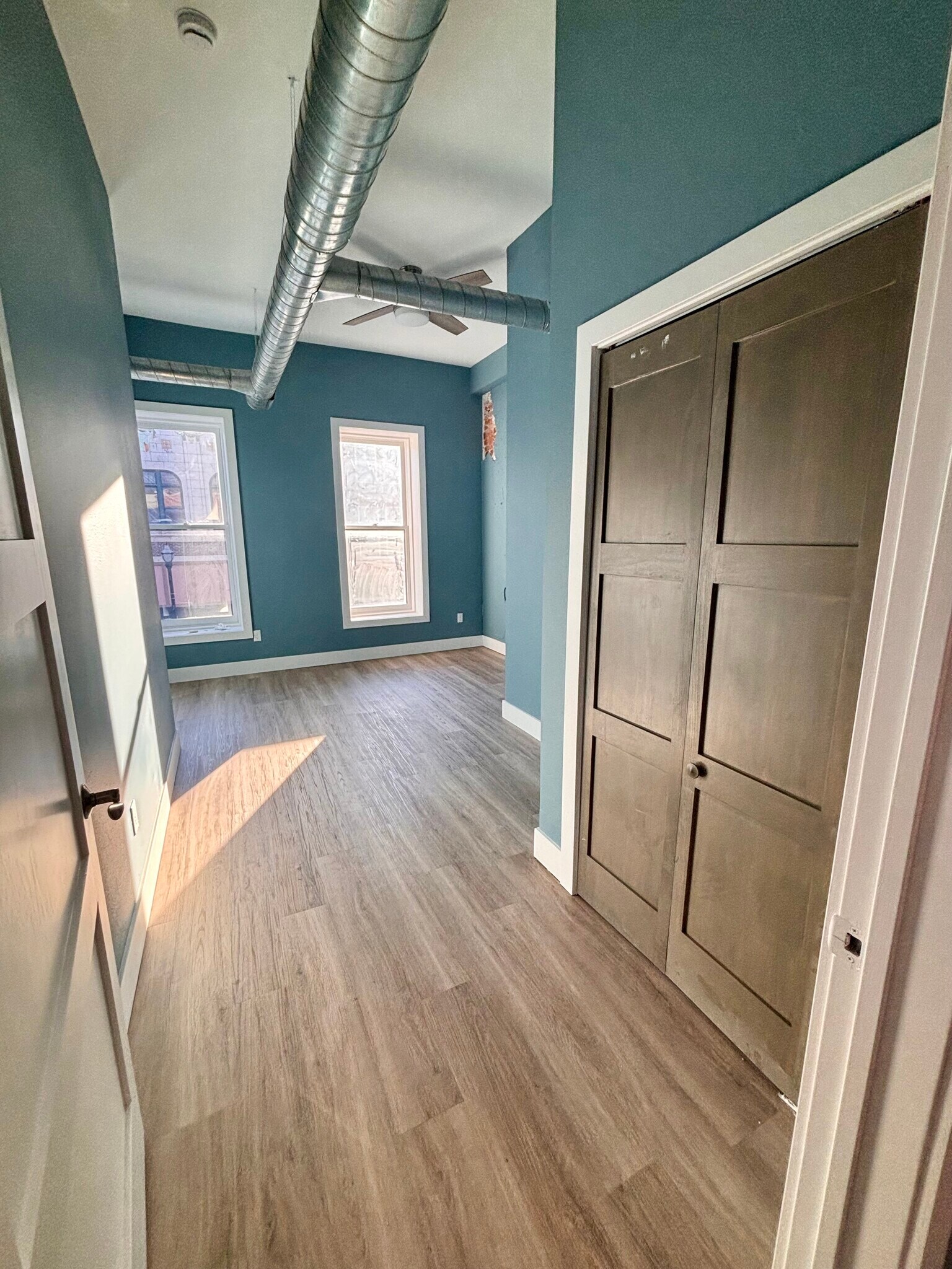 Building Photo - 315 E Main St