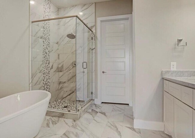 Building Photo - 2643 Fountain Key Blvd