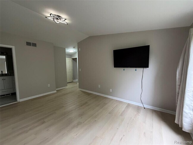 Building Photo - 758 Sandalwood Dr