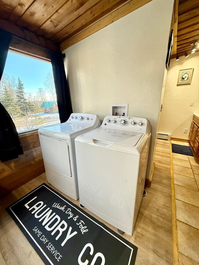 Building Photo - EXECUTIVE SUMMER RENTAL