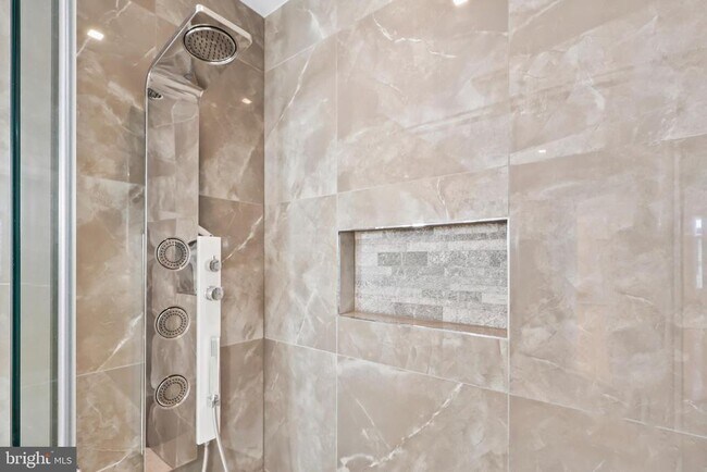 Building Photo - 1460 Waterfront Rd