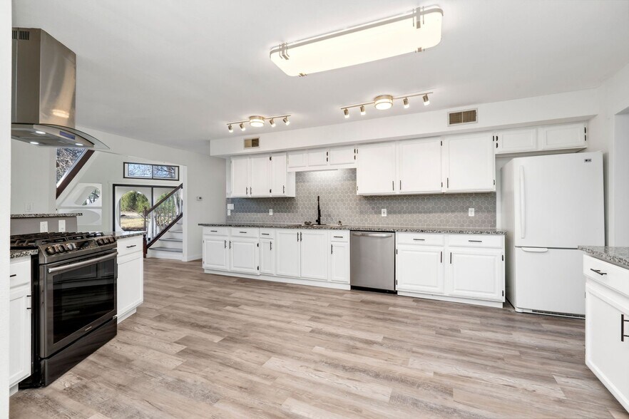 Building Photo - 8402 Dome Ct