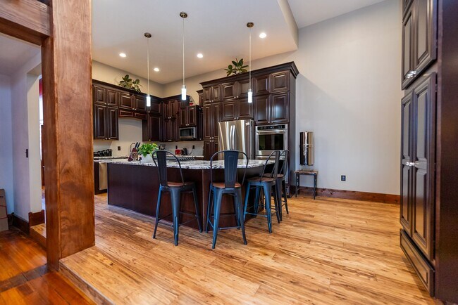 Building Photo - 101 N Main Ave