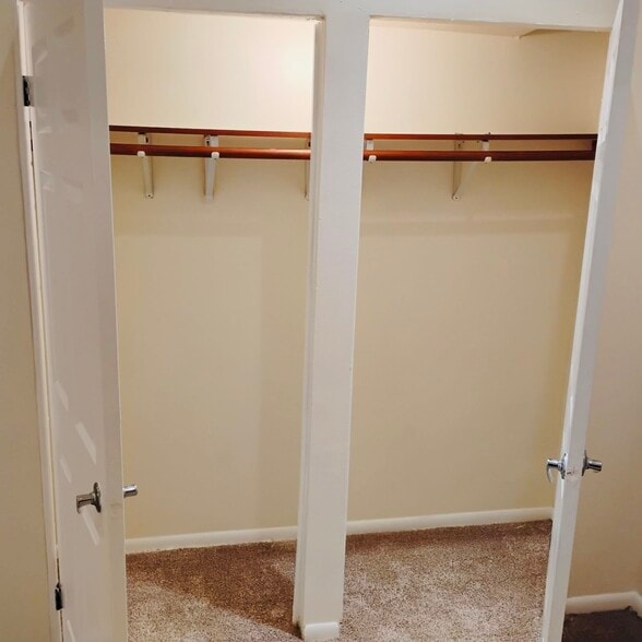 Closet - 1304 N Capitol St NW