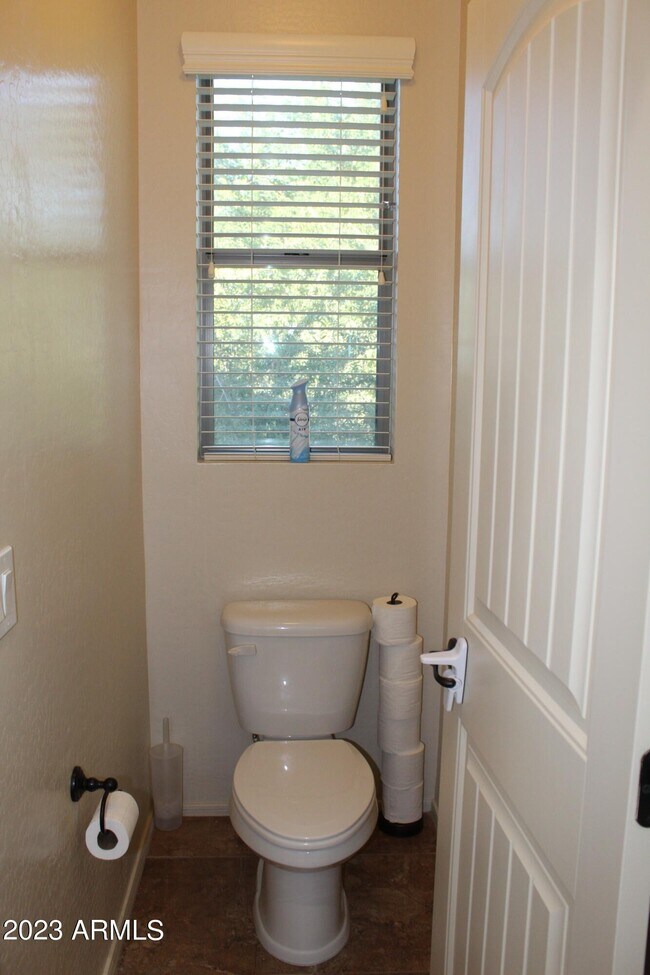 Building Photo - 3457 S Swan Dr