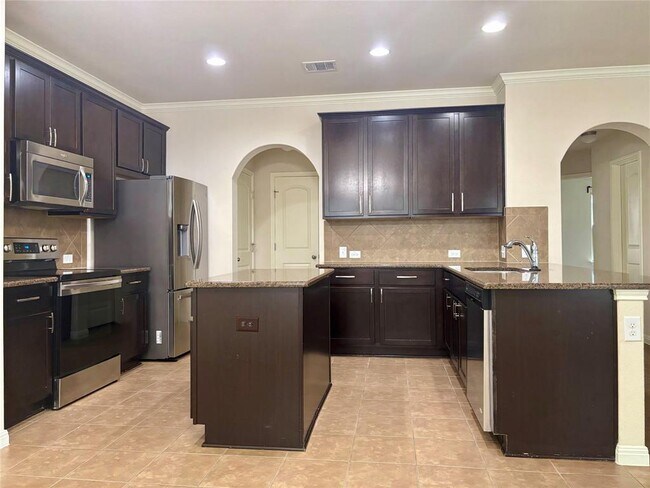 Building Photo - 909 Coulee Dr