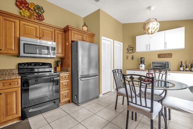 Building Photo - 6147 Sunnyvale Dr