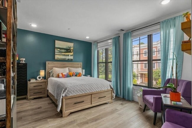 Building Photo - 173 Magnolia St