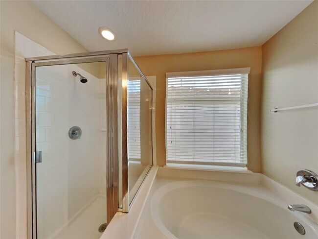Building Photo - 18322 Valiant Brook Ct