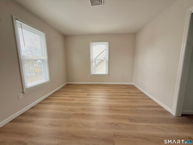 Building Photo - 194 High Ridge Ave