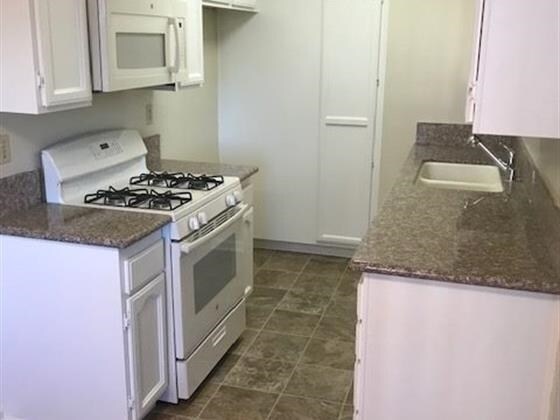 Building Photo - 245 W Tujunga Ave