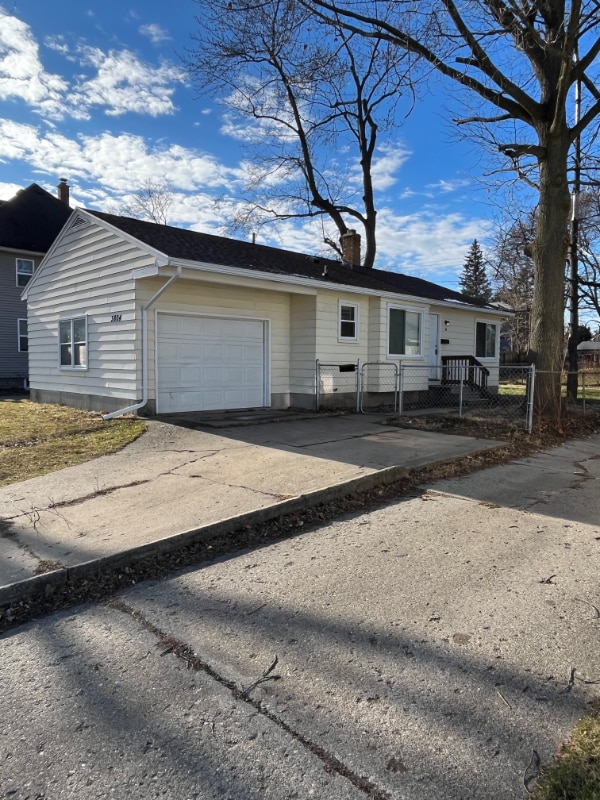 Building Photo - 3804 S Pennsylvania Ave