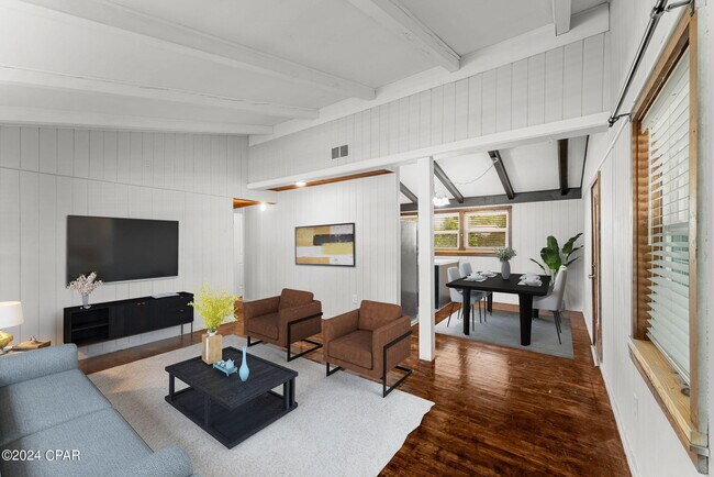 Building Photo - 526 Bay Ave