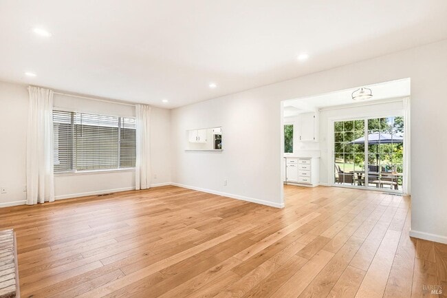 Building Photo - Welcome to your dream home in Oakmont, a v...