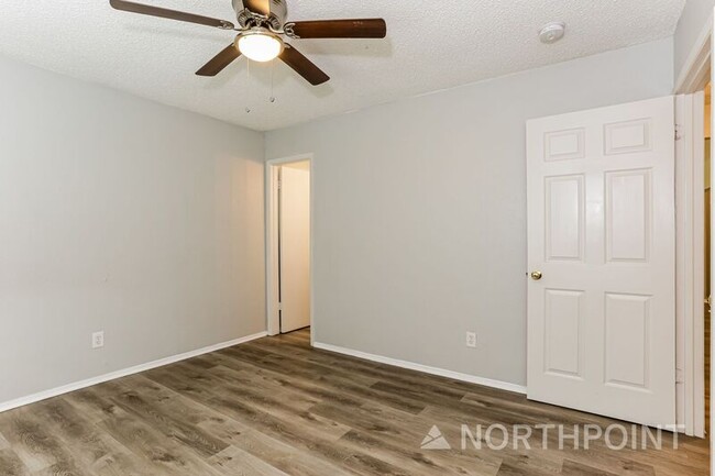 Building Photo - 1238 Saturn Dr
