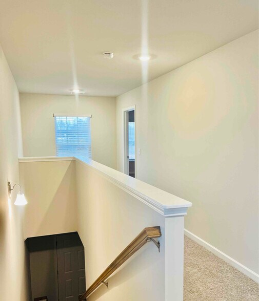 Building Photo - 107 Windover Wy